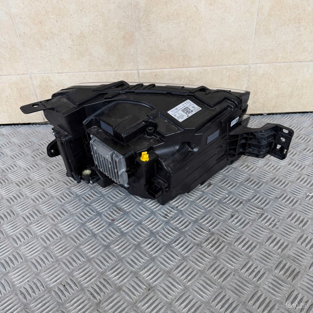 Фара ліва правий ліхтарі  передні комплект citroen c5 aircross рестайлінг  full led Зі Шроту