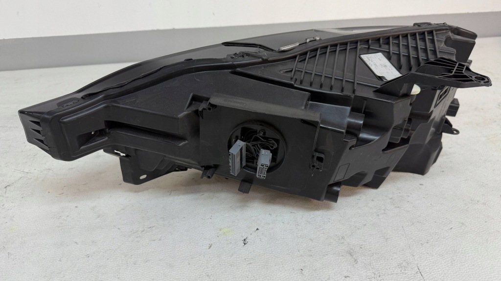 Фара фара правый  volvo xc60 рестайлинг  full led система 32338977 Оригинал