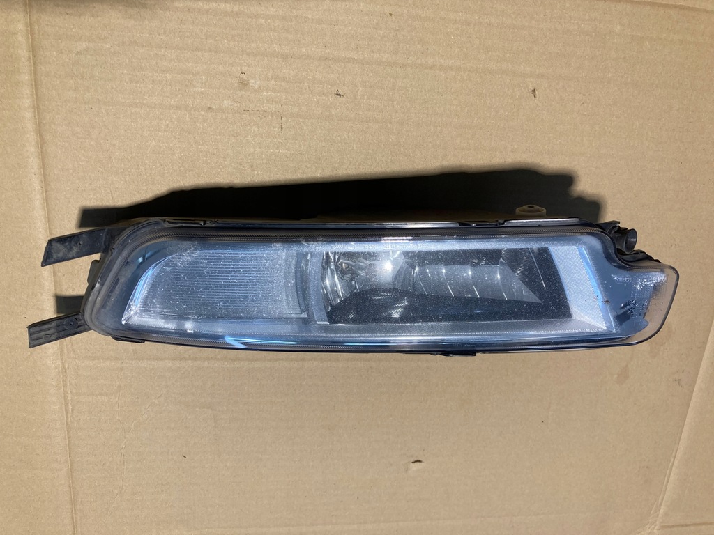 фото №1, Протитуманна фара правий vw passat b8