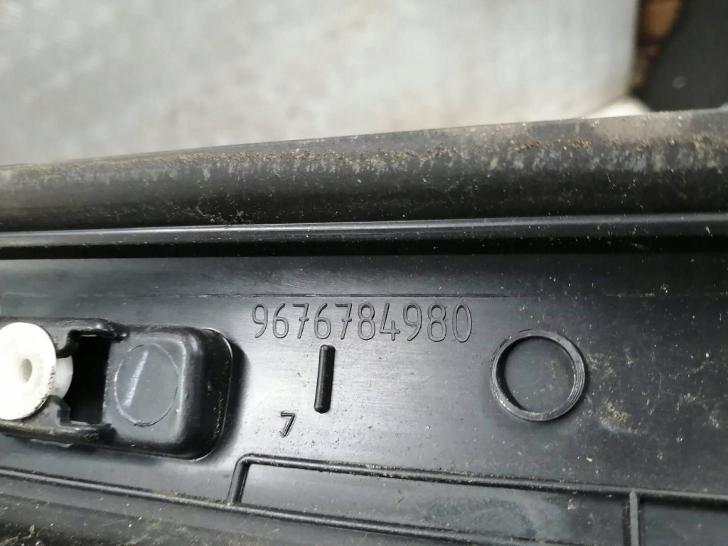 Молдинг стекло лобовое передней левая 9676785080 citroen c4 picasso ii с Разборки