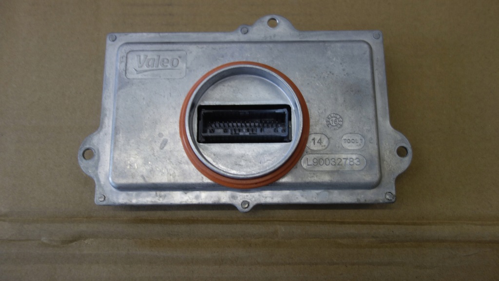 фото №1, Peugeot 3008 ii модуль led 90093044