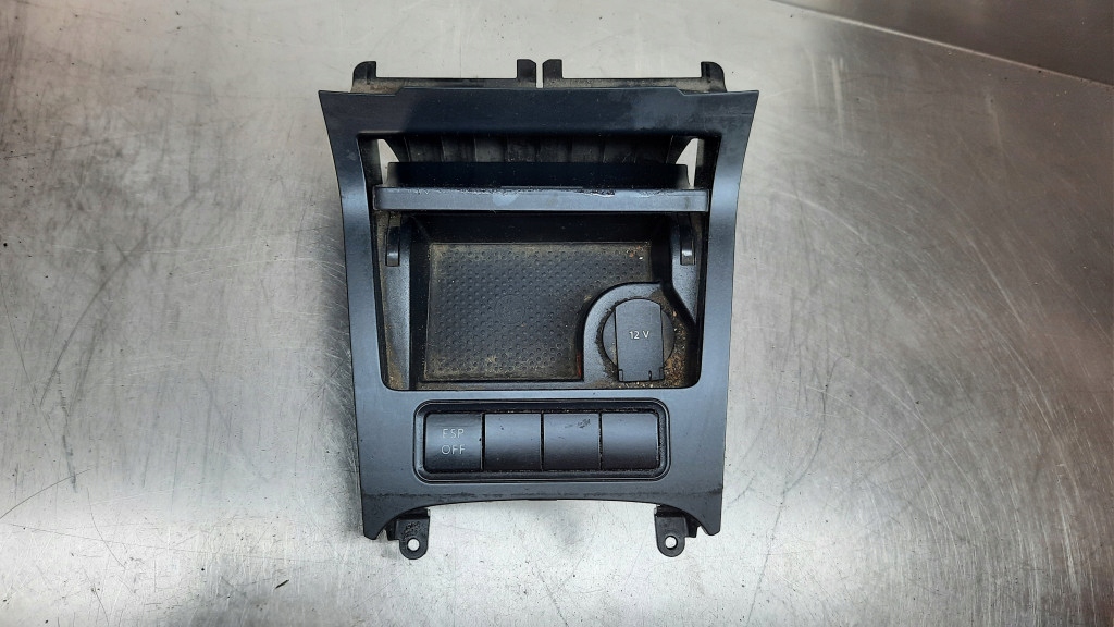 фото №1, Пепельница 1k0857961 vw golf v 07r