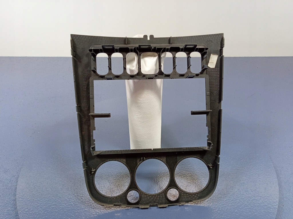 фото №2, Mercedes vaneo w414 рамка радіо dekor консолі