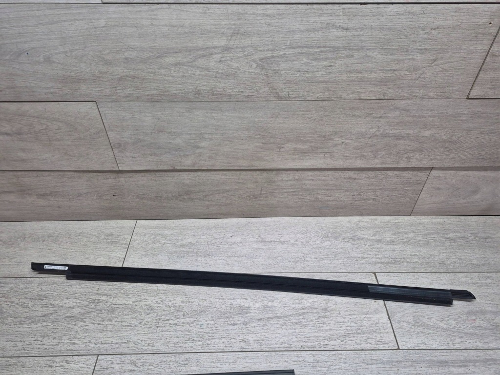 13377. bmw x1 u11 молдинг zganiająca ліва перед 5a2fc37 Зі Шроту