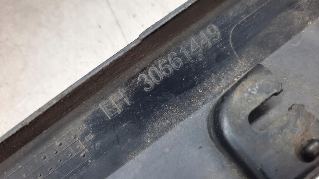 фото №11, Молдинг дверь нижняя левый задняя оригинальный номер 30661449 volvo s40 ii v50 04-12r