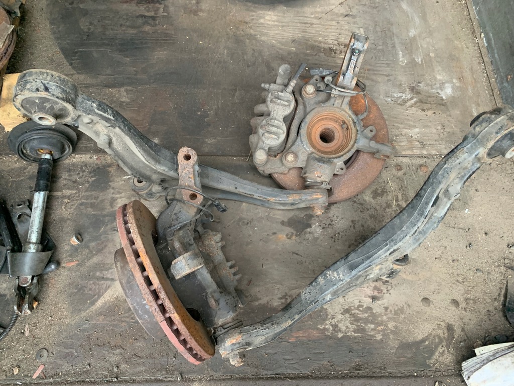 фото №1, Master iii поворотний кулак ліва перед важіль супорт