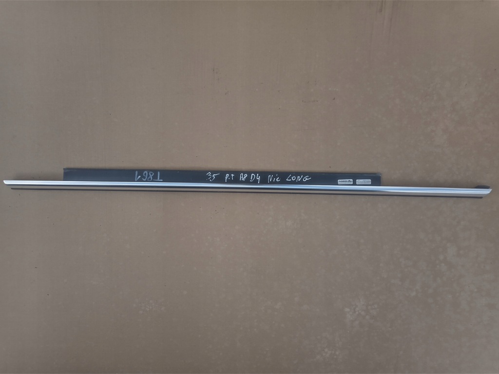 фото №1, Молдинг ущільнювач правий задня audi a8 d4