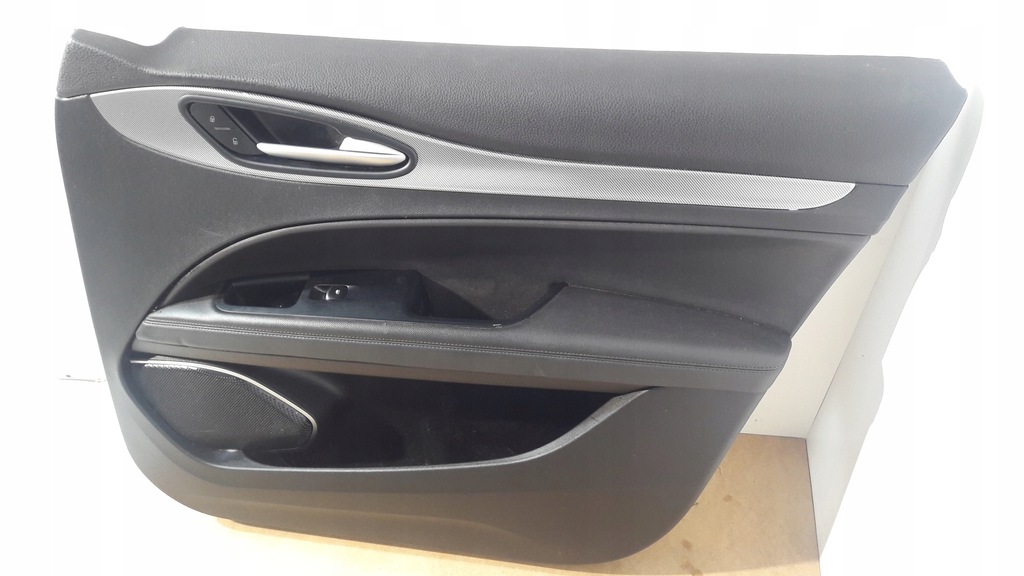 фото №7, Alfa romeo stelvio обшивка двері оббивка обшивки комплект