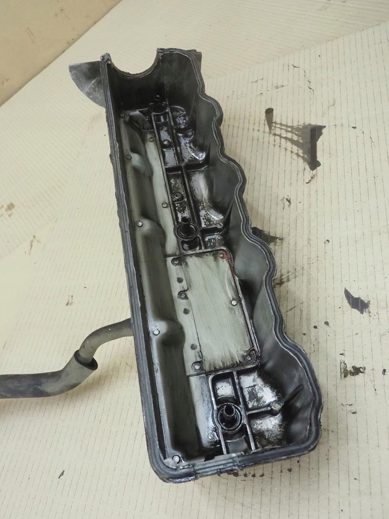 фото №13, Hyundai h1 2.5 td d4bf крышка клапанов