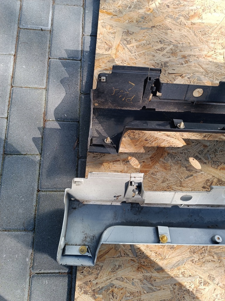 фото №9, Prius plus + v накладка порог левая разные цвета