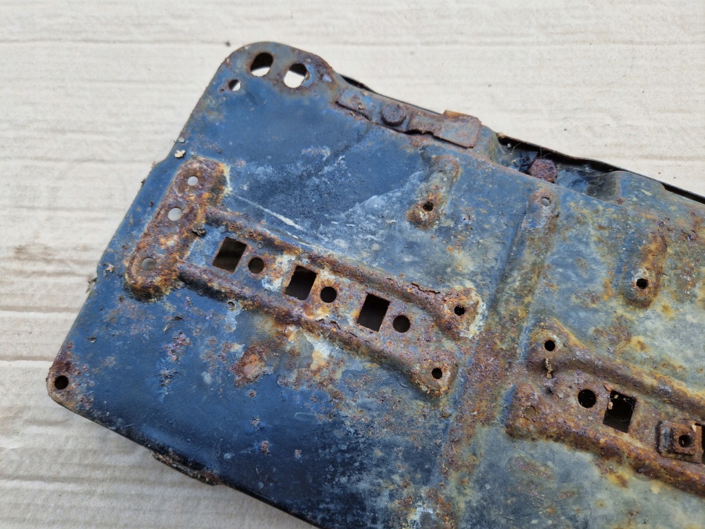 Основание аккумулятор mercedes w123 220d седан с Разборки