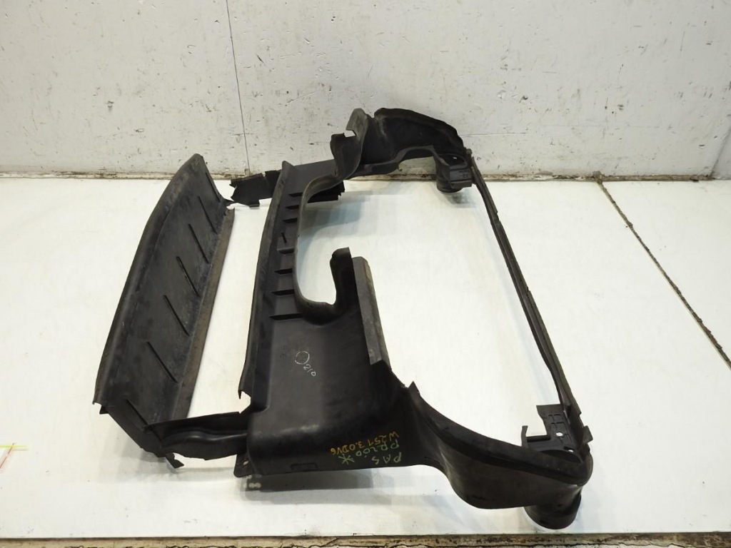 Воздуховод воздуха mercedes r w251 2515000116 с Разборки