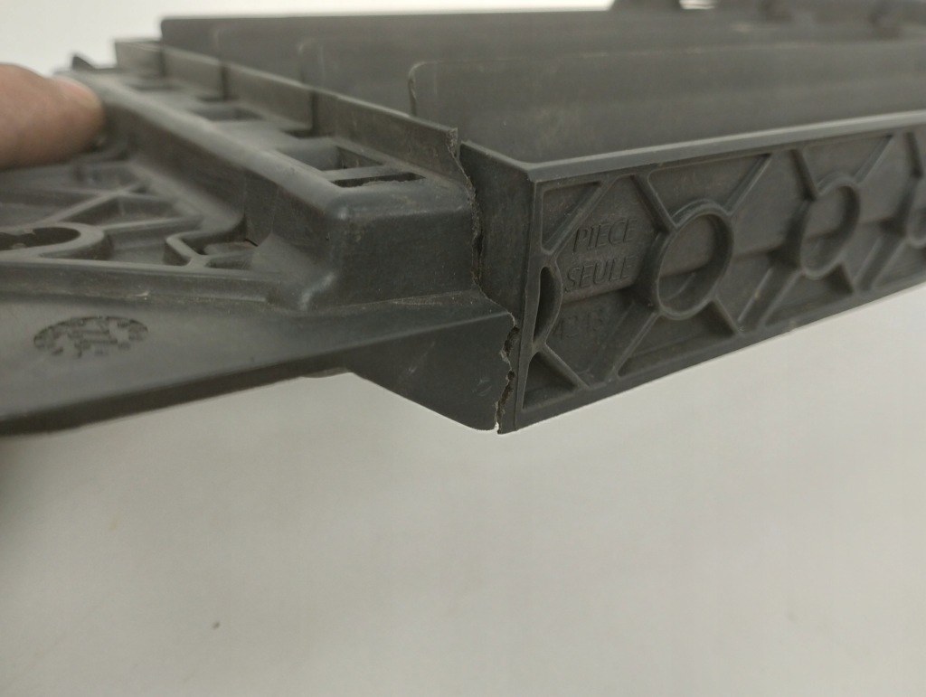 Воздуховод воздуха zaluzia шторка nissan juke ii f16 214216pdoa в Украине