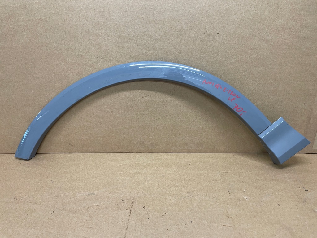 фото №1, Audi q4 e tron 89a молдинг ліва перед