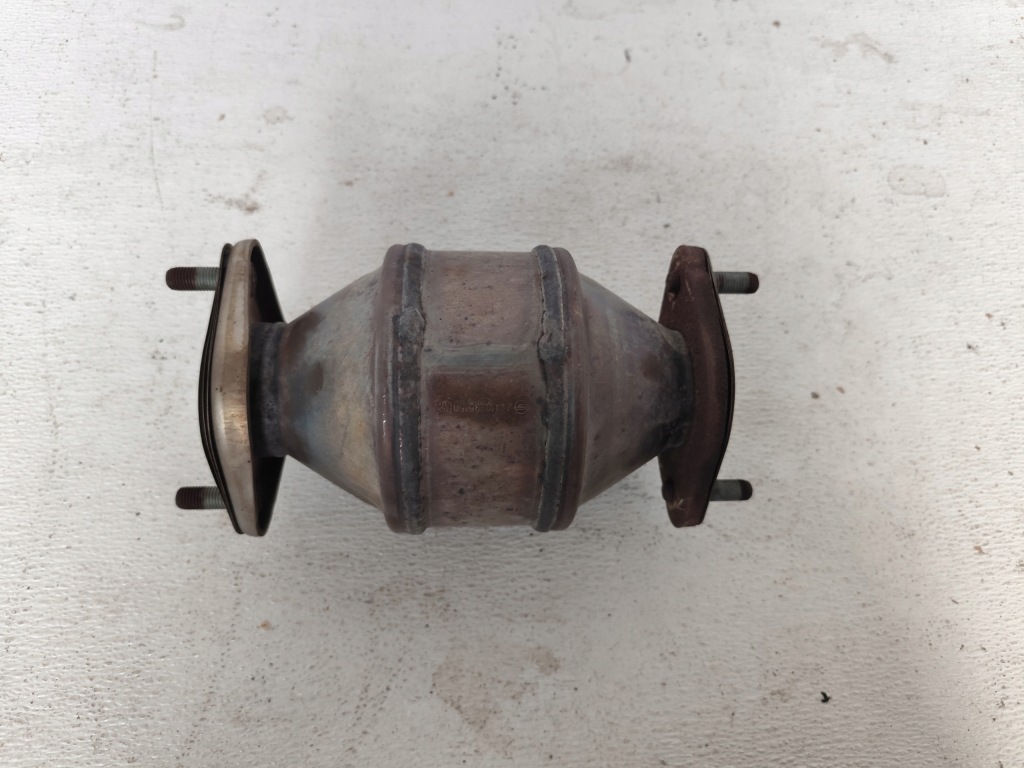 Купити Ssangyong оригінальний номер 24410-35150 каталізатор