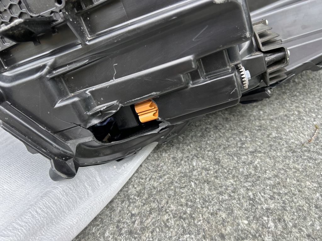 фото №10, Лампа правая передняя toyota highlander iv full led 10000-8a06k poznań