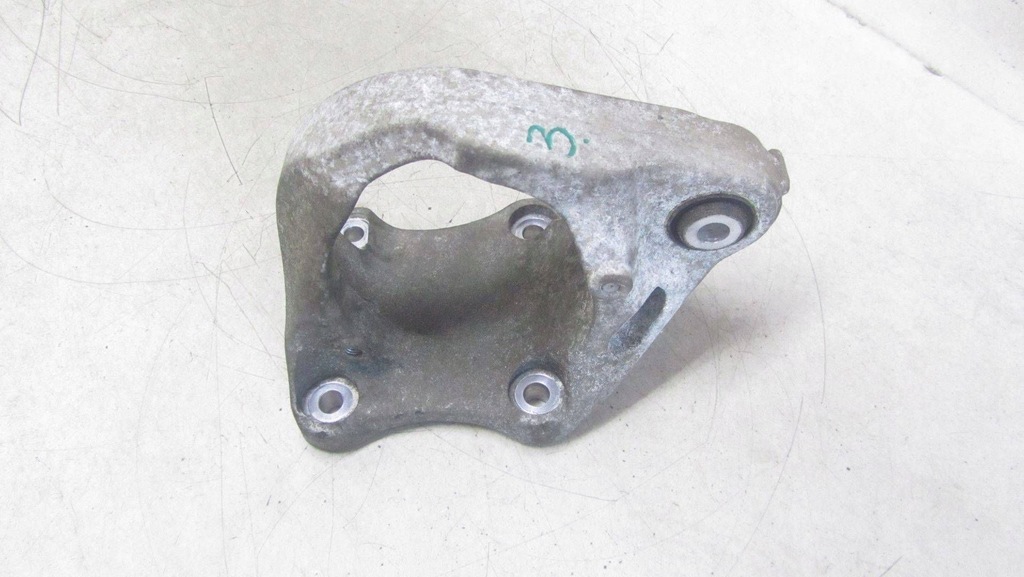 фото №1, Volvo v60 s60 ii lift 2.0d кронштейн опора полуось 31375838