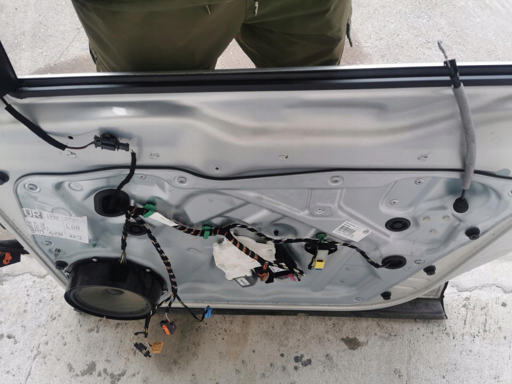 Дверь полный правый перед vw tiguan i lift lr7l в Украине