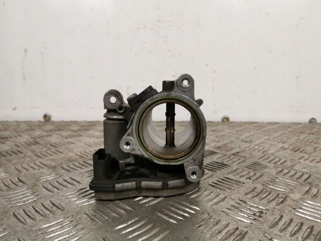 Купить 2015 land rover range rover evoque l538 дроссельная заслонка 02888030