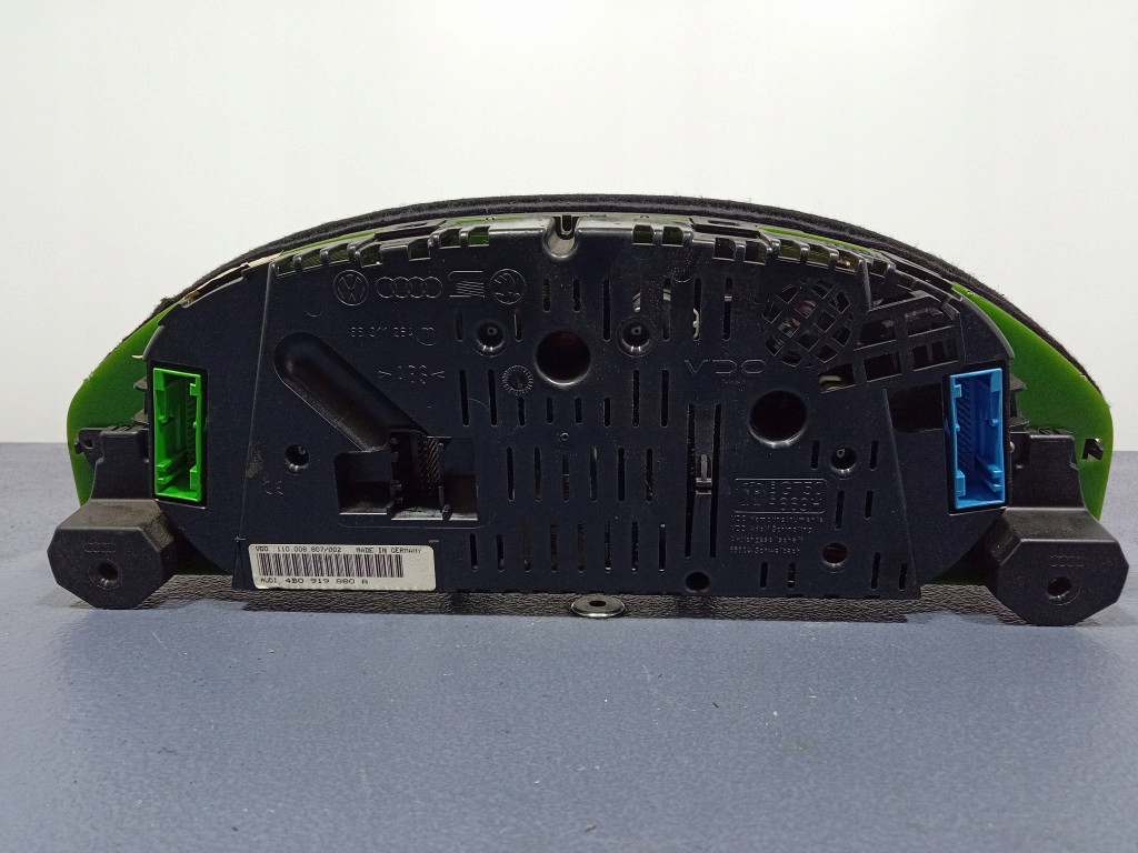 фото №5, Audi a6 c5 2.8 v6 приборы счетчик 4b0919880a