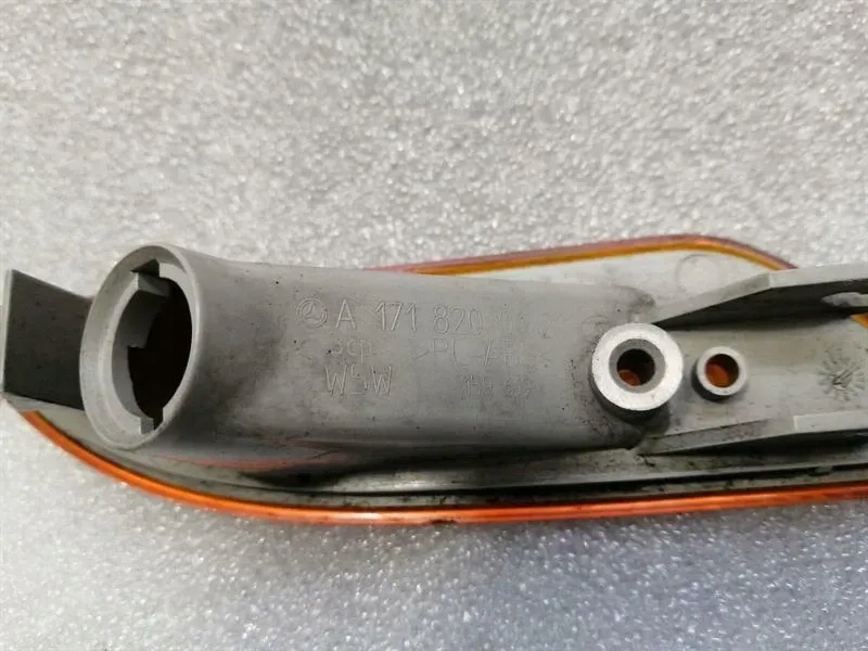 Mercedes slk r171 left indicator a1718200121 сторона Оригинал