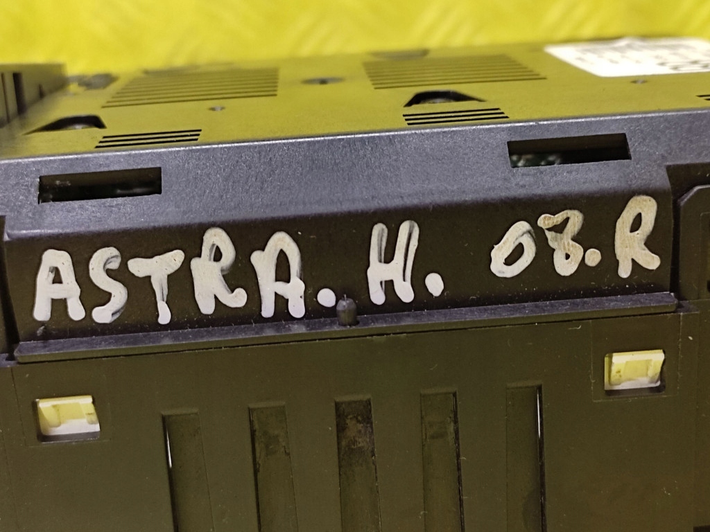 Opel astra h дисплей 13276999 Киев