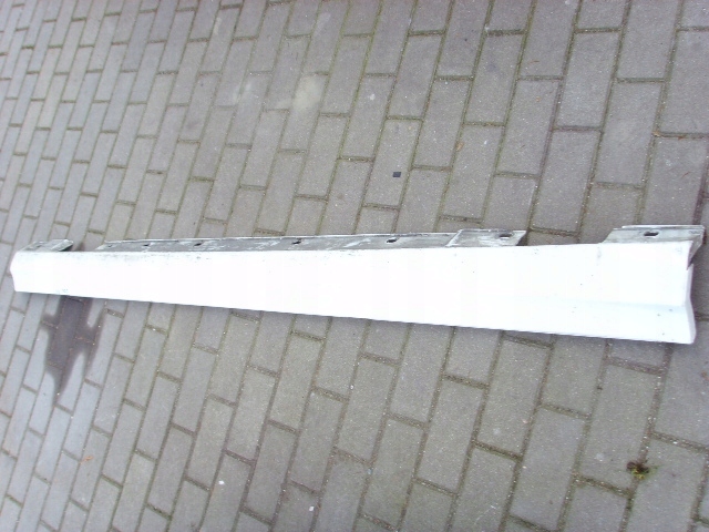 фото №1, Mercedes c w204 порог правый