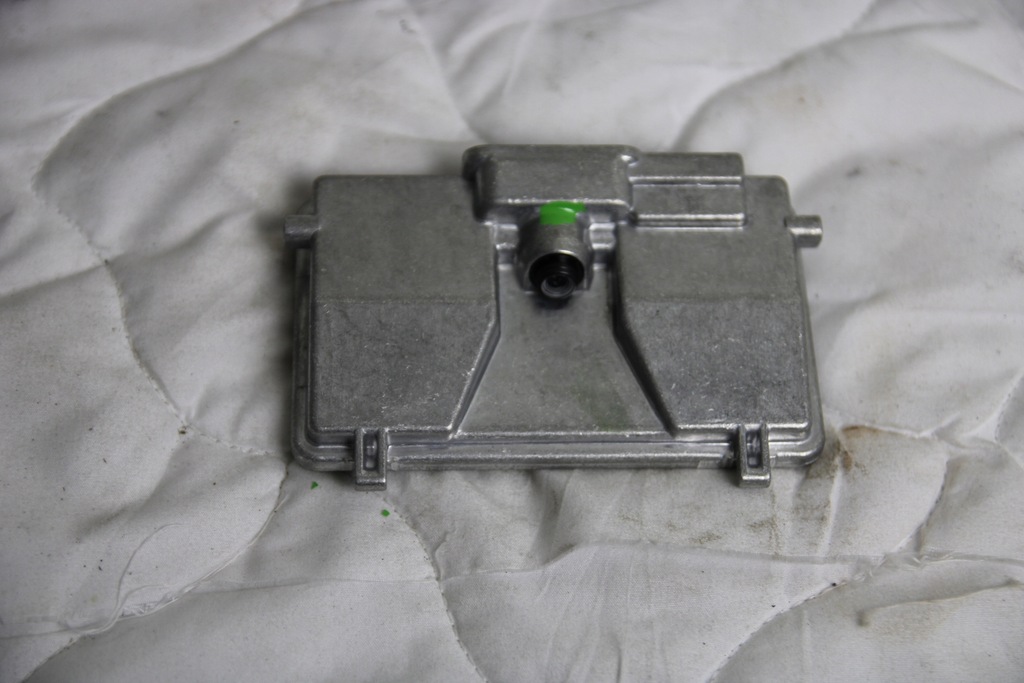 фото №1, Камера перед скло асистент перемикання поперечина руху vw troc 3q0980654r