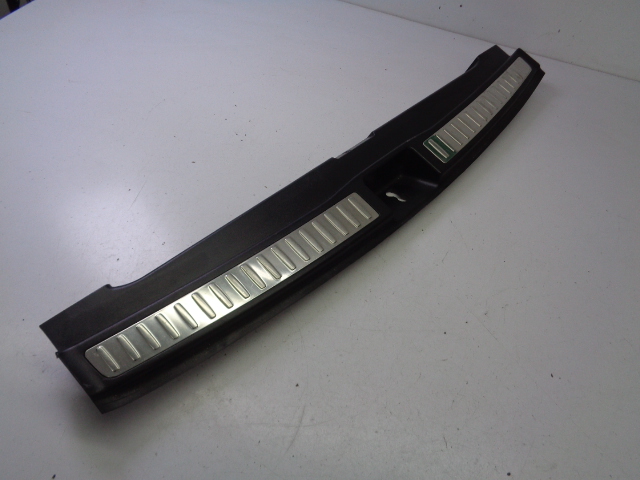 Купити Mercedes ml 3 iii w166 11-15r молдинг захист поріг багажника a1666909900