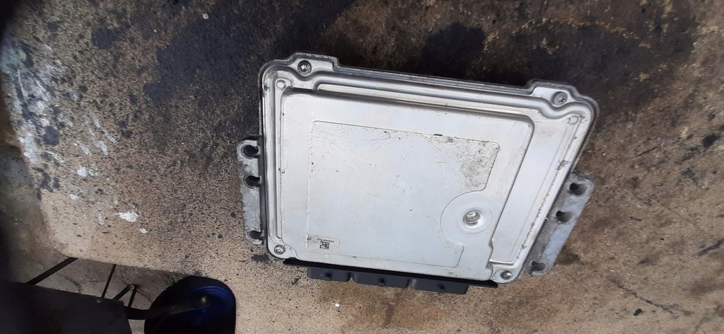 фото №7, Бортовой компьютер блок управления двигателя 2.0dci renault trafic ii lift 0281017065