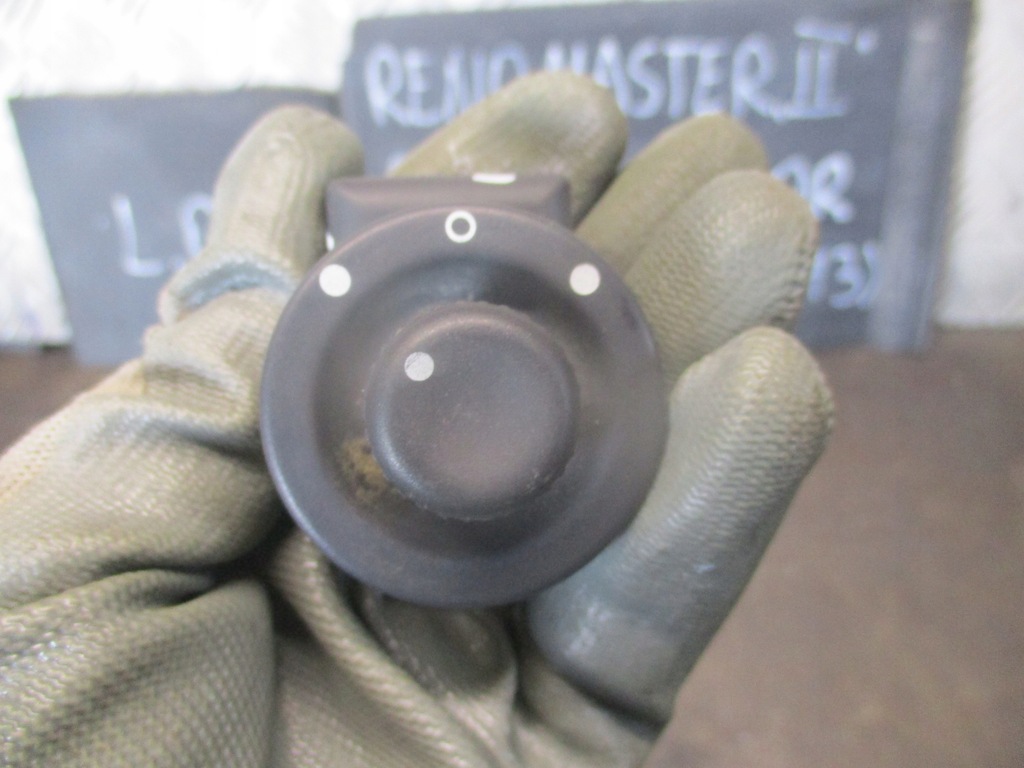 фото №2, Кнопка регулировки зеркал 8200002442 renault master ii 2.5 d 03-10 r.