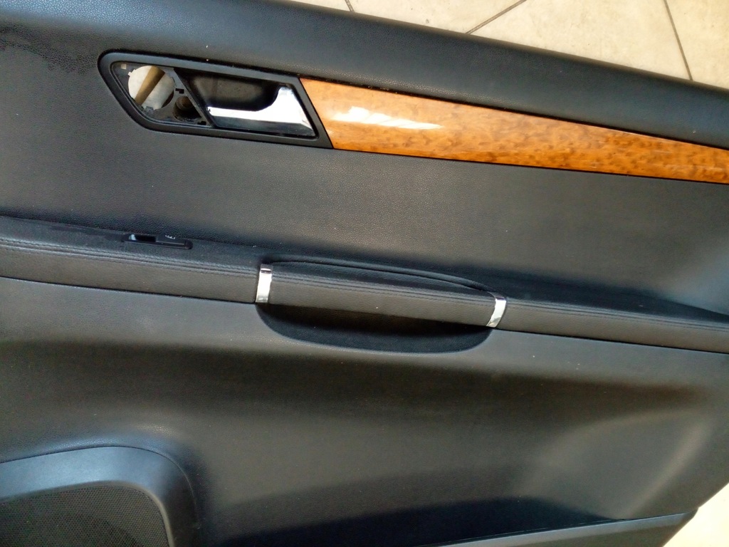 фото №4, Обивка дверь mercedes r-klasa w251 long oryg.