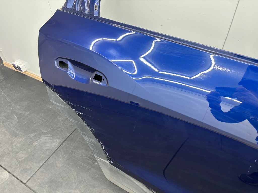 Audi e-tron etron 4k двері праве задній задні Доставка