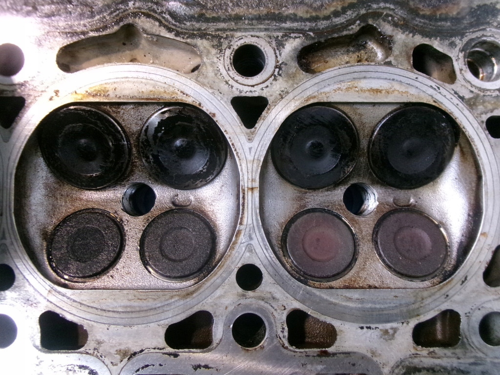 Citroen c4 1.6 16v 109km головка двигуна 9656769580 nfu вали Київ