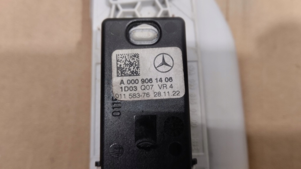 Mercedes e w213 универсал лампа ручка обшивки потолка a0009061406 в Украине