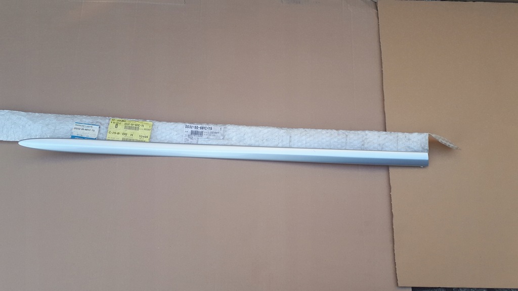 фото №1, Mazda 2 права молдинг двері перед 2002-07r