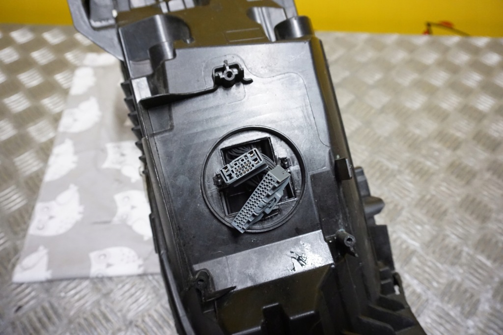 Volvo xc60 рестайлинг  2021- фара фара full led система правый  америка Недорого