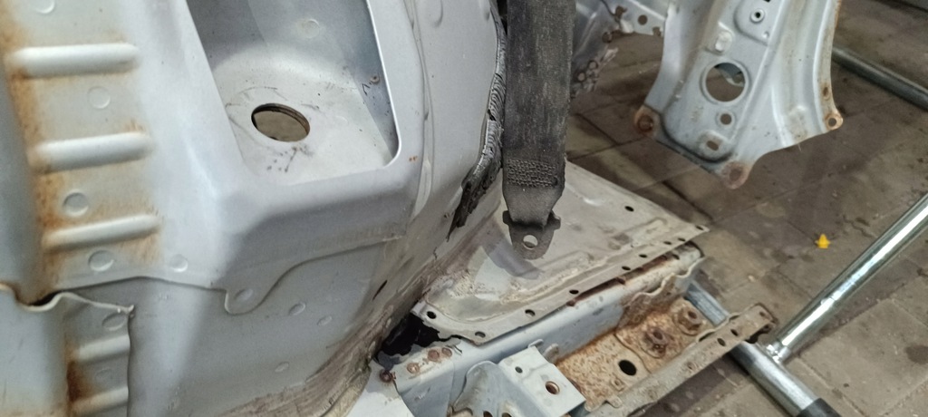 фото №11, Toyota verso - чверть задня права з крила wycięta