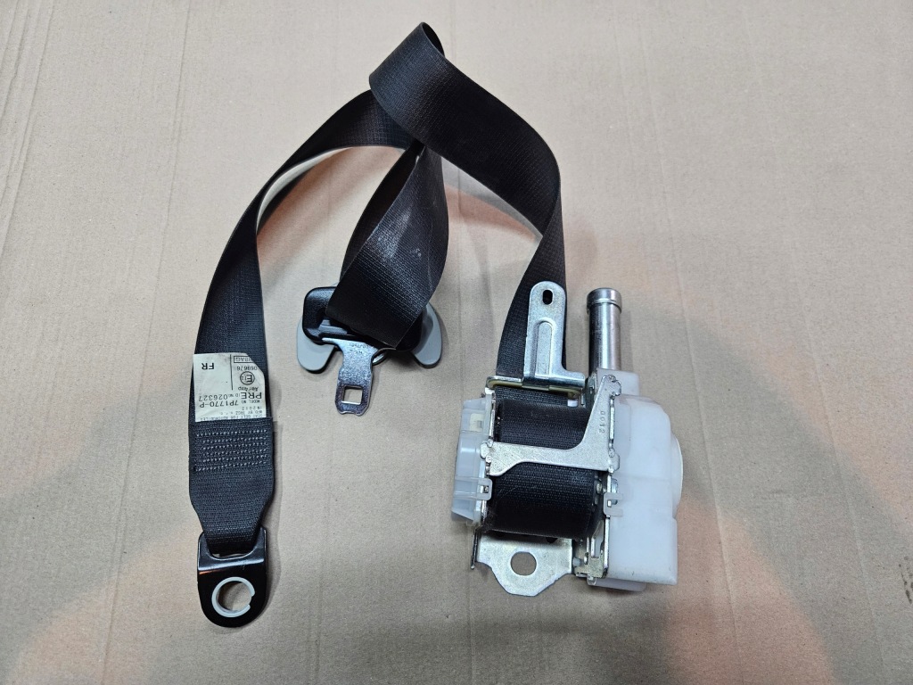 фото №1, Toyota auris ii 13-17 pas натяжитель правый