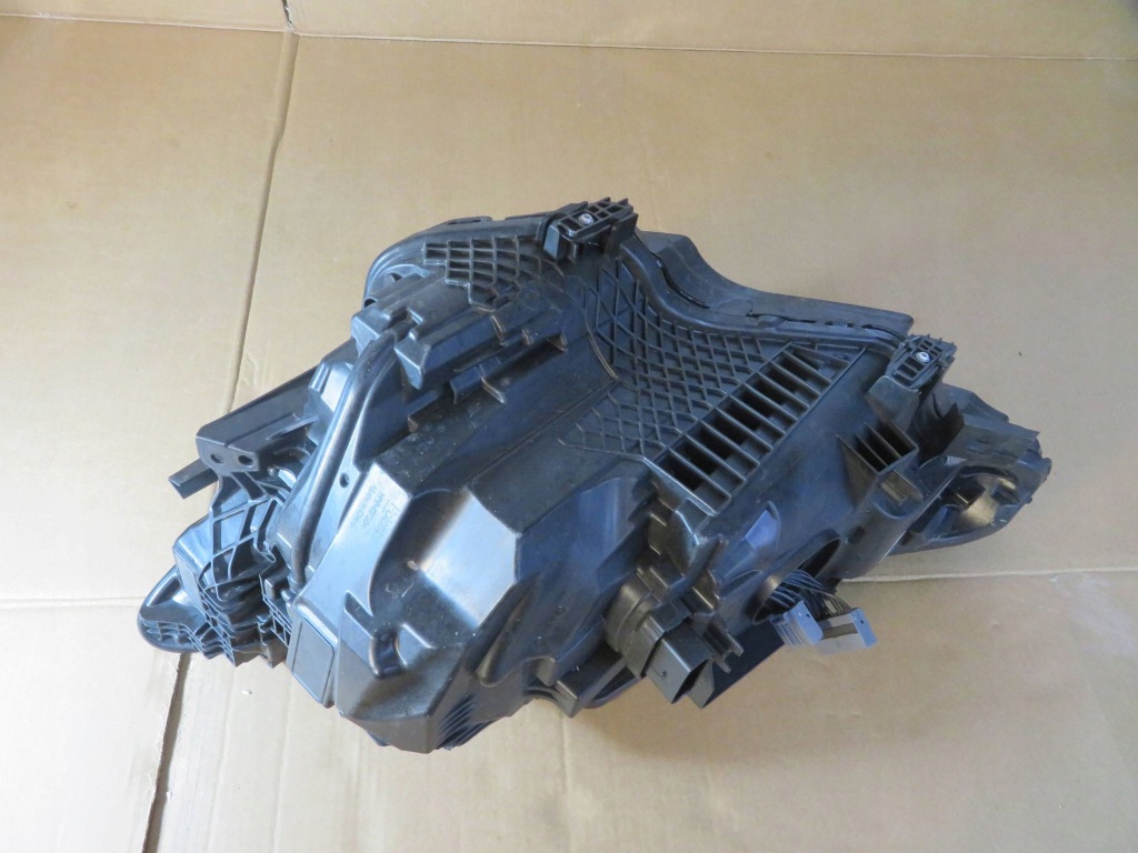 Лампа правый перед polestar ii 2 p32404656 full led в Украине