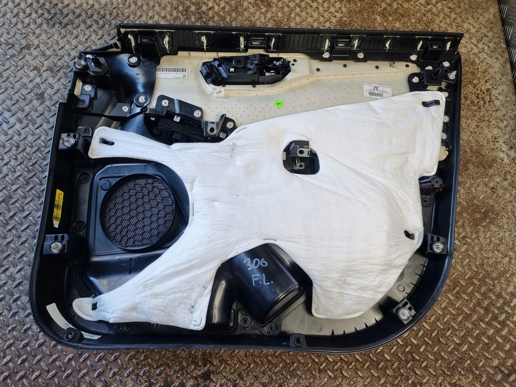 фото №14, Ford escape iv 2020 ліва сторона обшивки двері