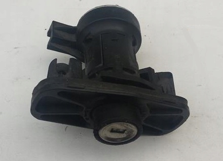 фото №1, Вкладка замка кришки mercedes w204 w212 2047580014