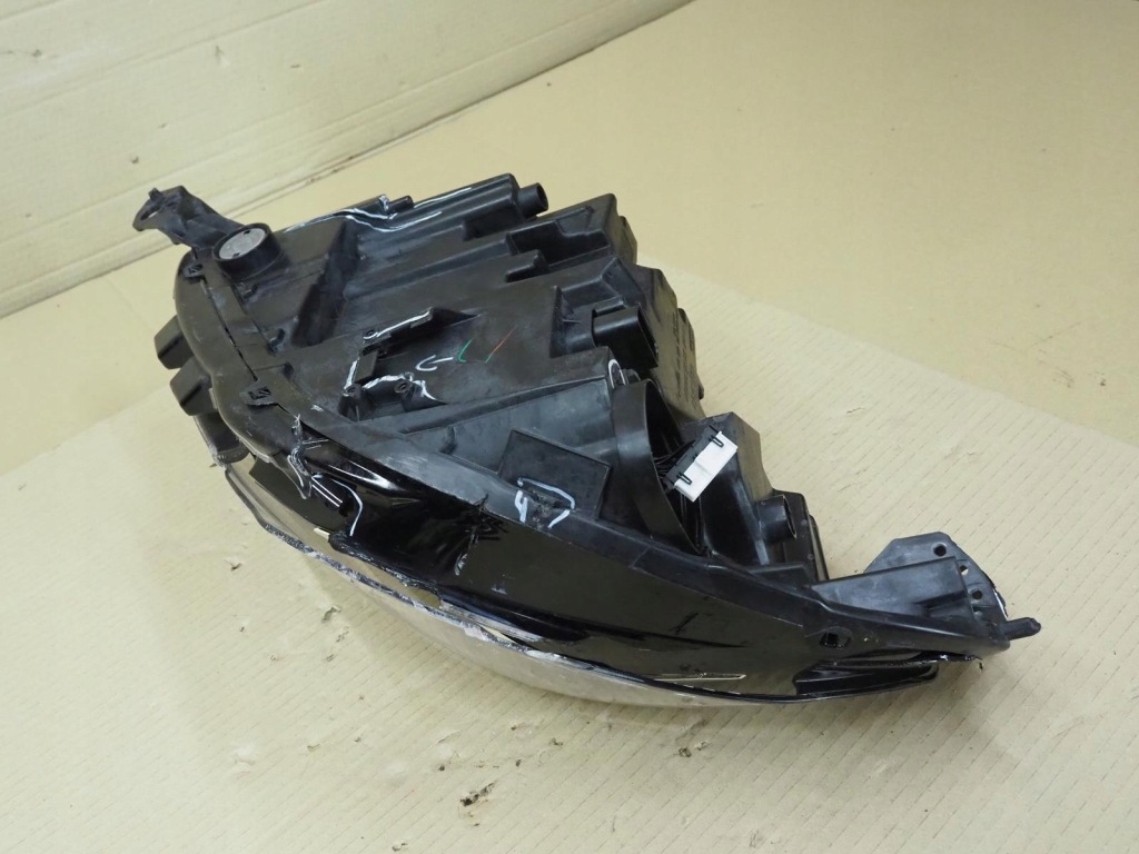 Лампа перед передня права opel corsa f 2019- full led 9829522580 європа в Україні