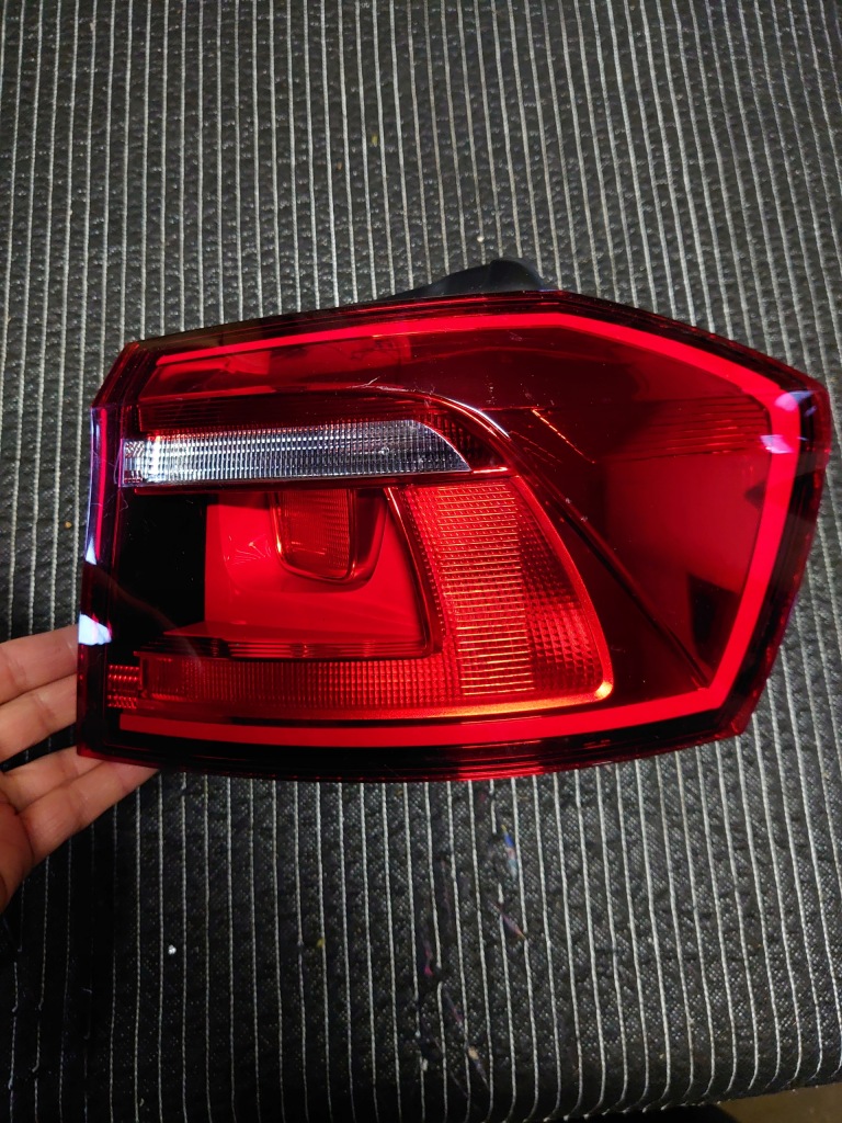 фото №1, Лампа задняя правая задняя vw golf vii 7 sportsvan 510945096k