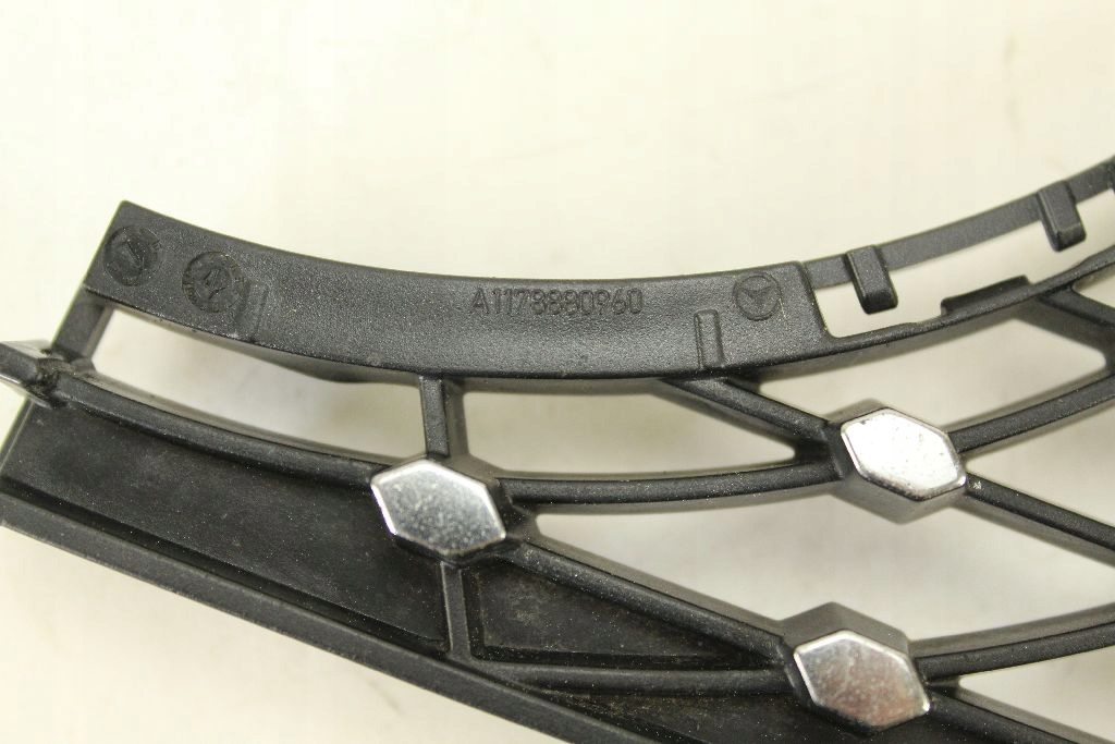 Решітка решітка решітка  mercedes cla w117 diamond правий лівий Ціна