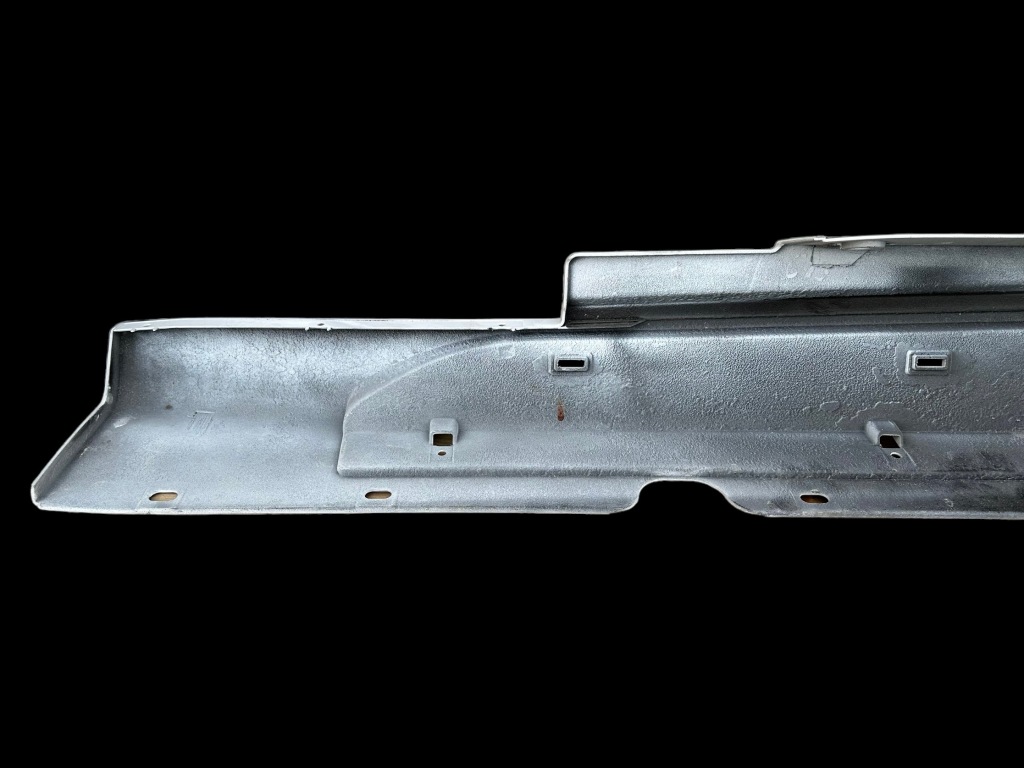 Maserati granturismo молдинг порог rh 83614900 980145389 в Украине