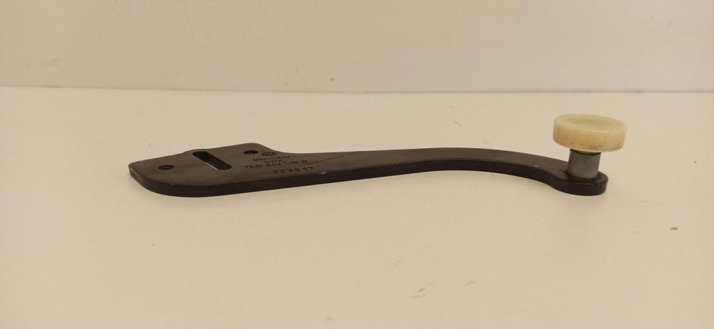 фото №1, Vw transporter t6 ролик направляющая дверь раздвижных 7e0843435b