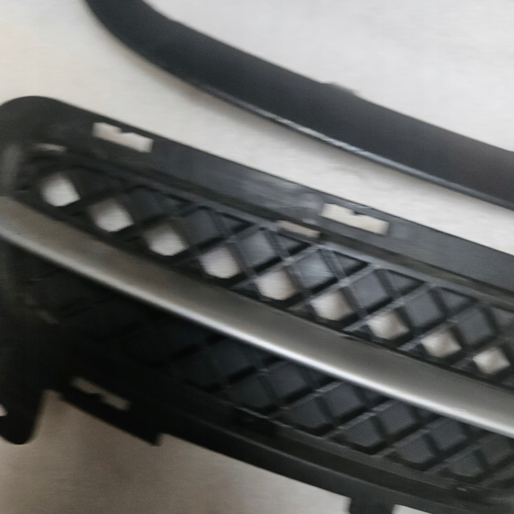 Bmw z4 e89 решітка ґрати рамка права ліва 7203800 7203799 Ціна