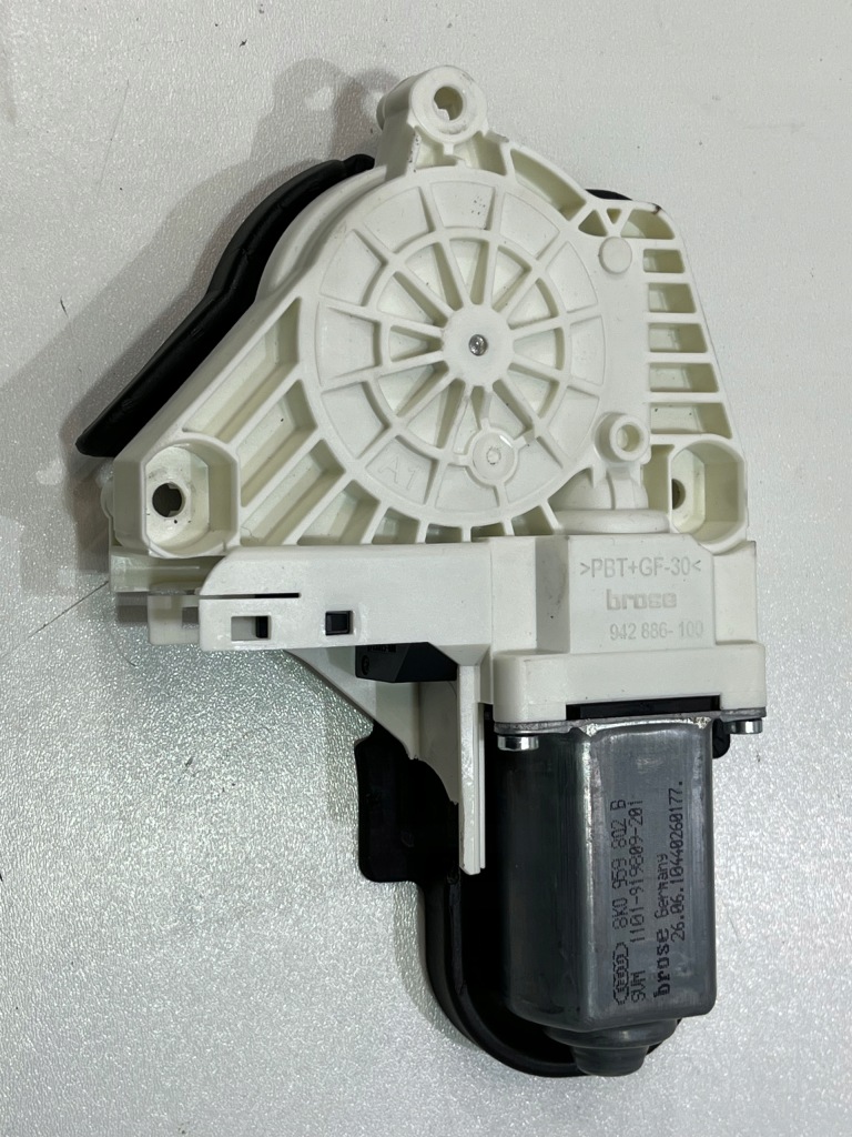 фото №1, Двигун скло лівий перед audi a8 d4 8k0959802b