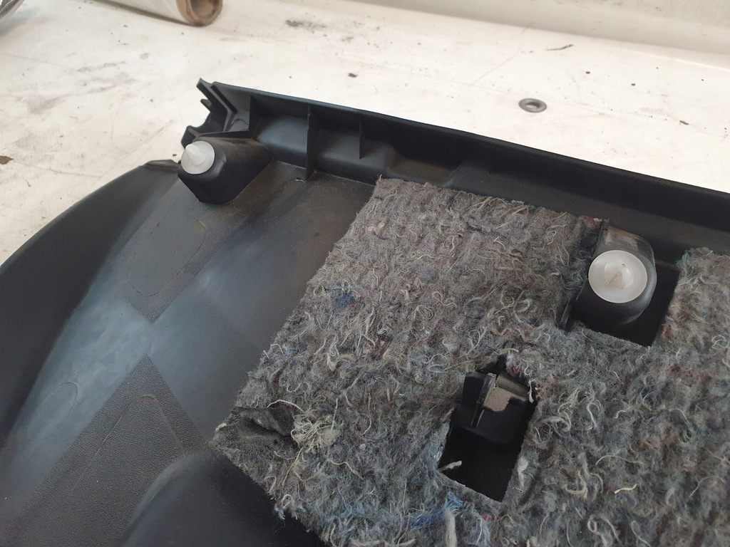 фото №5, Оббивка пластик кришки багажника peugeot 207 hb 06-09r.